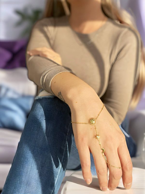 Bracelet - chaine de main en acier inoxydable or - Boutique Primera Montréal